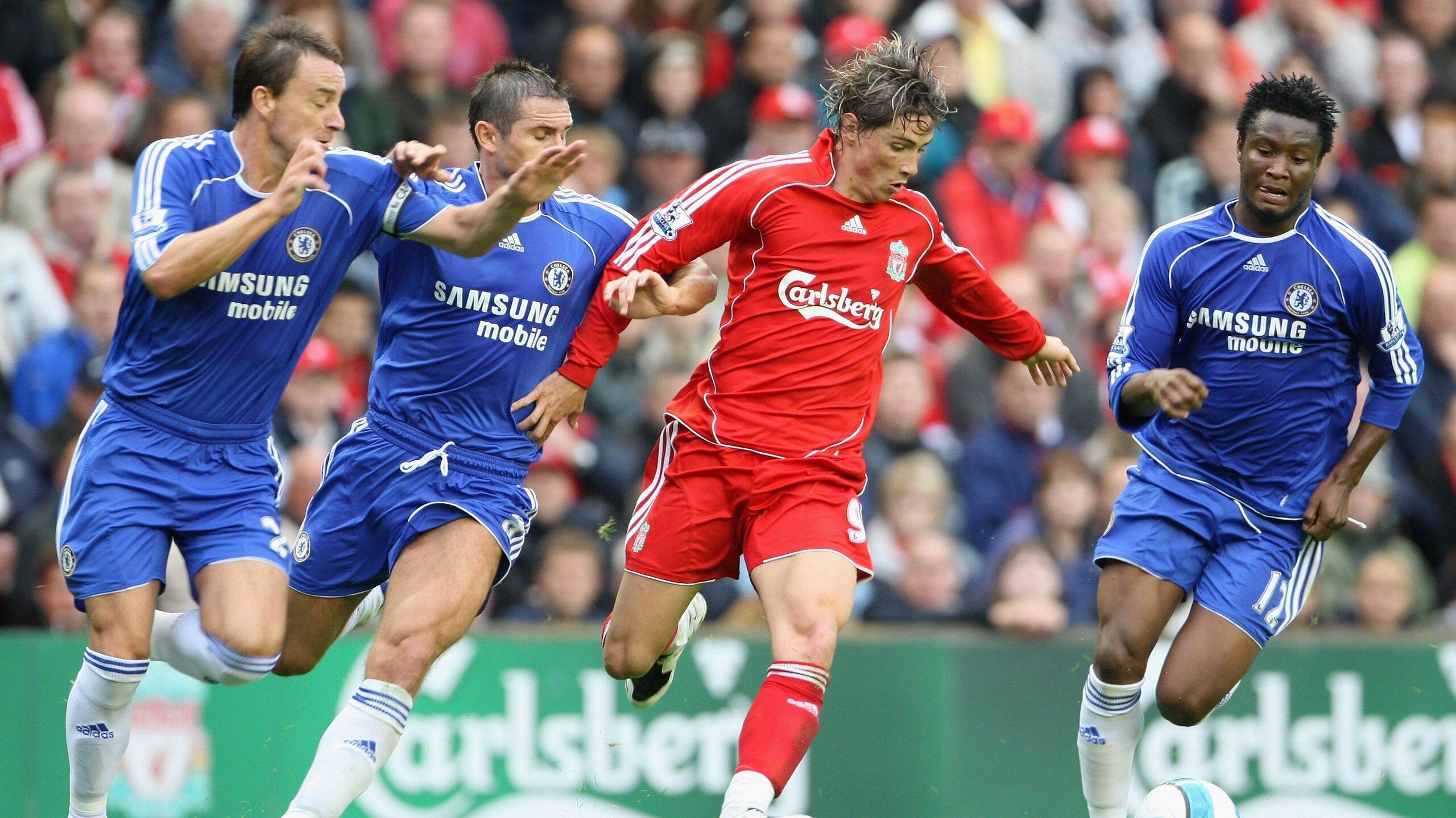 未来世界足球比赛将融合增强现实技术,沉浸式体验提升,未来的足球可能长什么样